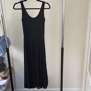 Marine Layer Black Sleeveless Midi Dress